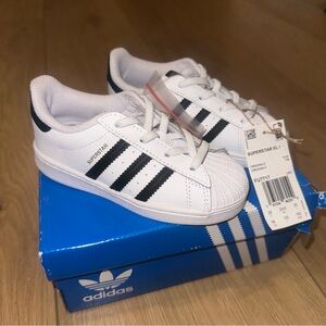 Adidas Superstar - Size 9K